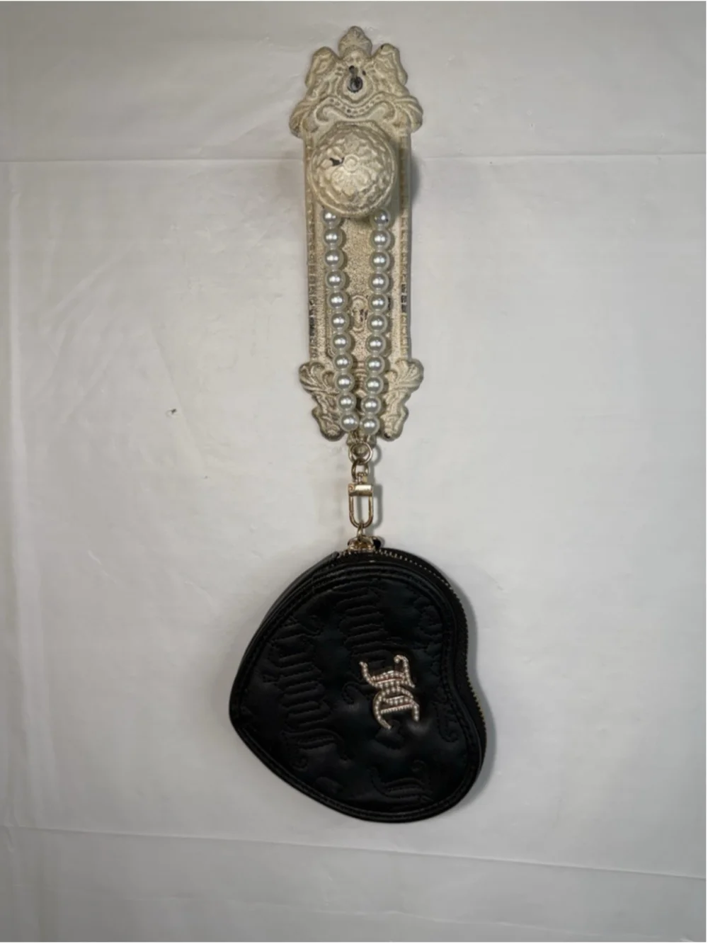 Juicy Couture Lovely Girl Heart Zip Wristlet Licorice Black